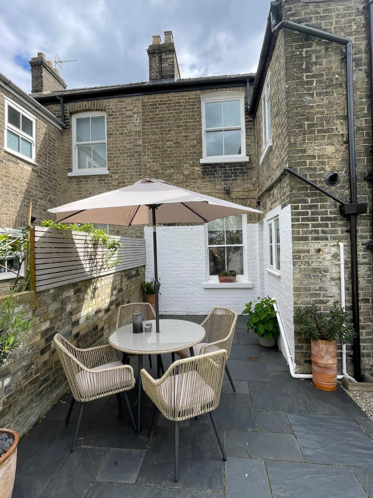 Fantastic Victorian House, Excellent City Location - Cambridge Homehost Bagian luar foto
